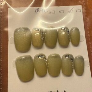 🫒 Curated Premium Nail Set‎ – Metallic Olive Green with Silver Accents